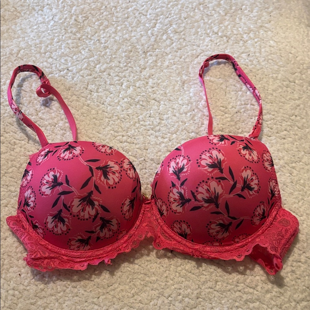 Daisy Fuentes Pink Floral Lace Bra